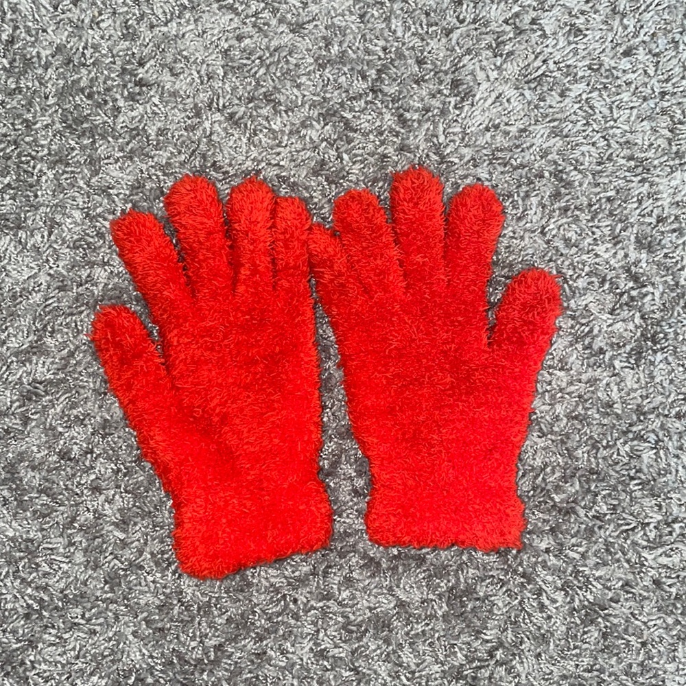 Women’s Red Fuzzy Gloves